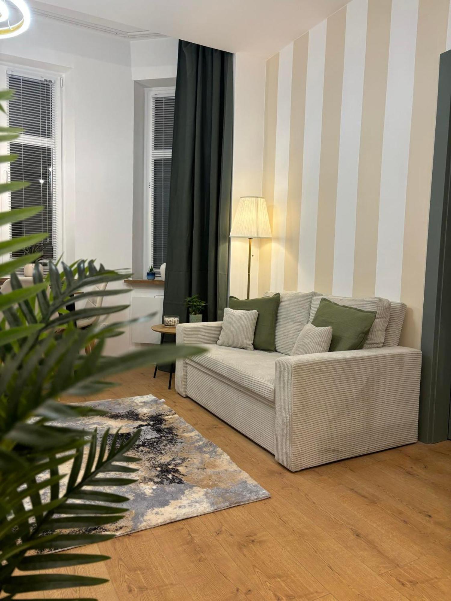 Apartament Pod Wieza 1 Wałbrzych Extérieur photo